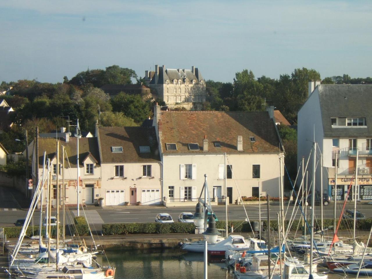 Chateau De Courseulles Exterior photo