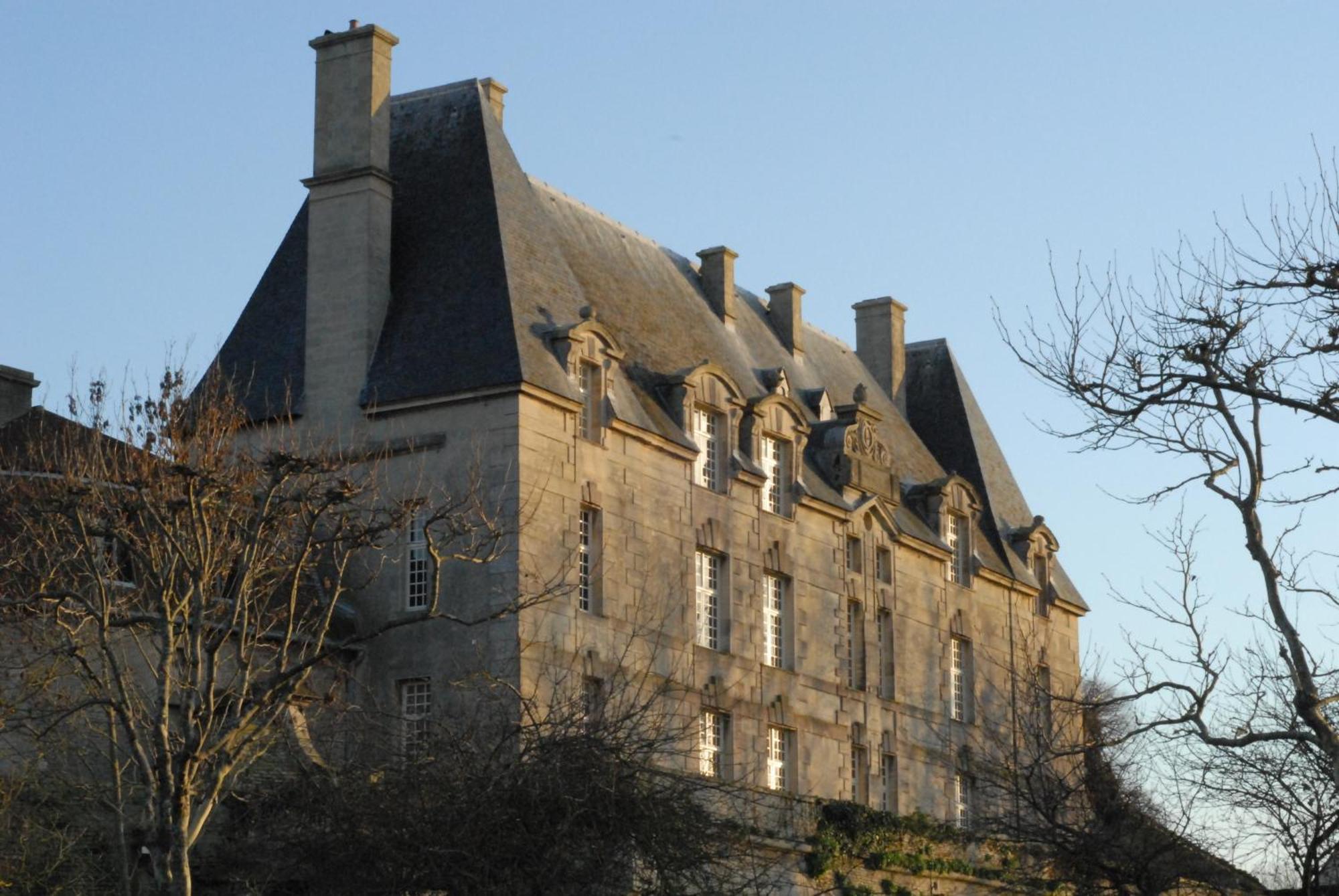 Chateau De Courseulles Exterior photo