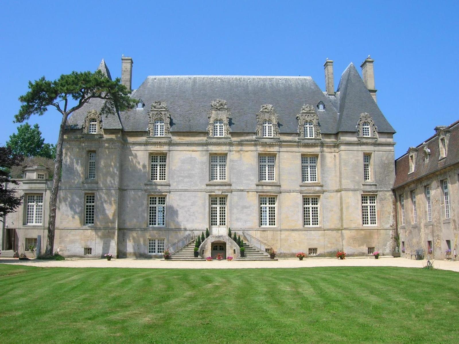 Chateau De Courseulles Exterior photo